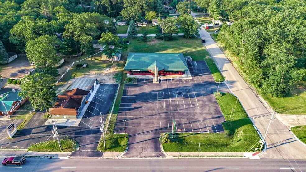 More Photos Of 3287 W Houghton Lake Dr, Houghton Lake Freestanding For Lease