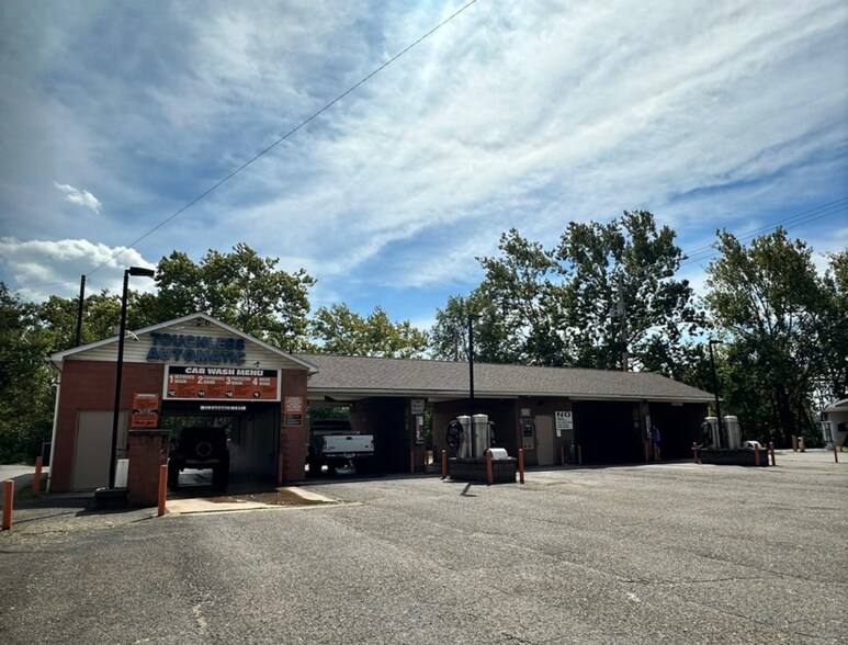 More Photos Of 205 Wells Ave, Wellsville Carwash For Sale