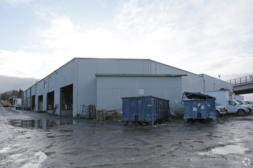 More Photos Of 1305 W 17th St, Vancouver Distribution For Lease