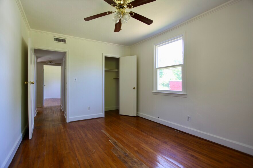 More Photos Of 5304 Eaton Cir, Charlotte Multifamily For Sale