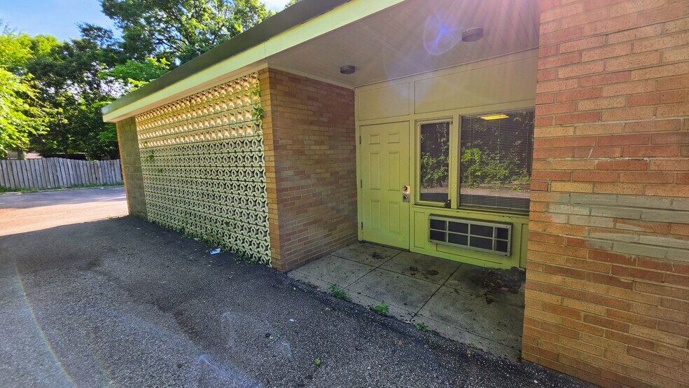 More Photos Of 1848-1850 W Galbraith Rd, Cincinnati Office For Sale