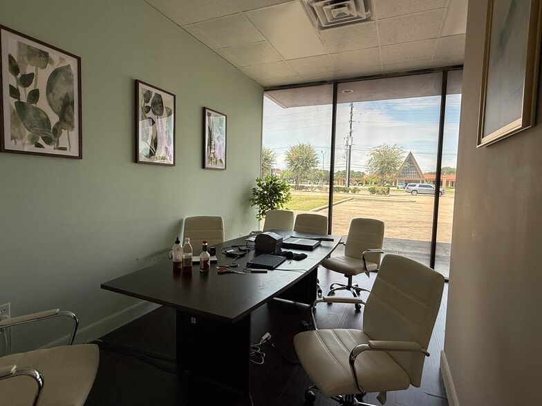 More Photos Of 12637-12641 Westheimer Rd, Houston Unknown For Lease