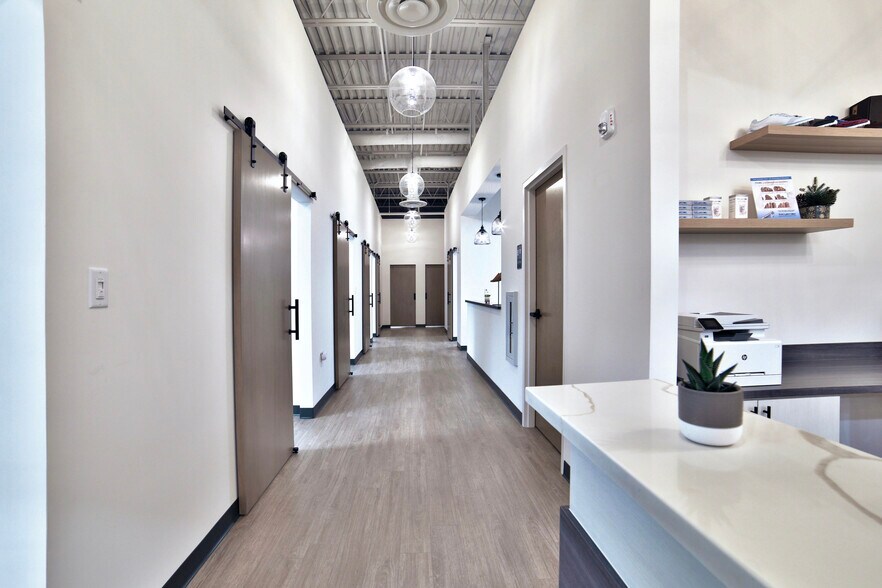 More Photos Of 6420 W Newberry Rd, Gainesville Medical For Lease