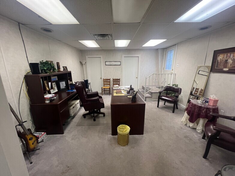 More Photos Of 2307 S Boston Rd, Danville Flex For Sale