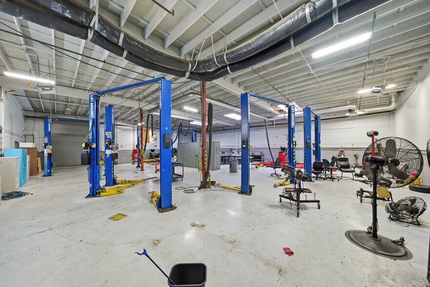 More Photos Of 450 Veterans Blvd, Redwood City Unknown For Lease