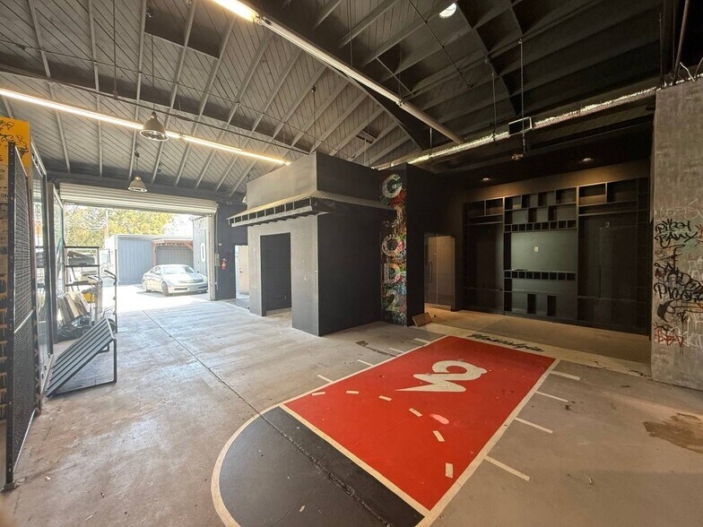 More Photos Of 2020 Placentia Ave, Costa Mesa Manufacturing For Lease