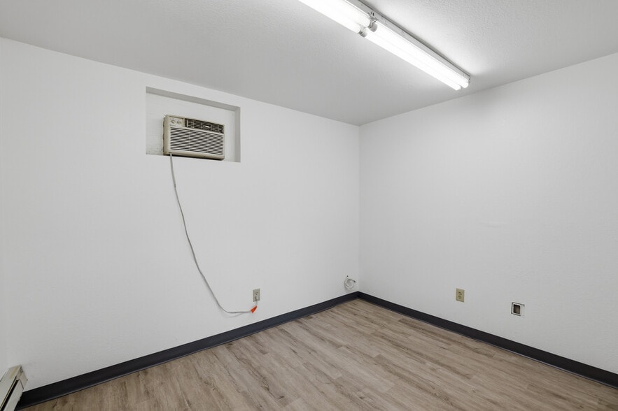 More Photos Of 2315 E Saint Vrain St, Colorado Springs Service For Lease