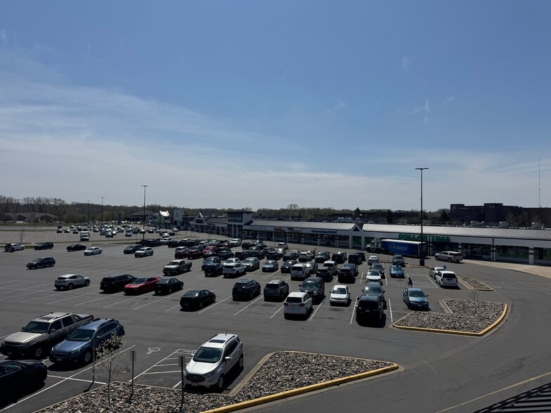 More Photos Of 1715-1749 Beam Ave, Maplewood Unknown For Lease