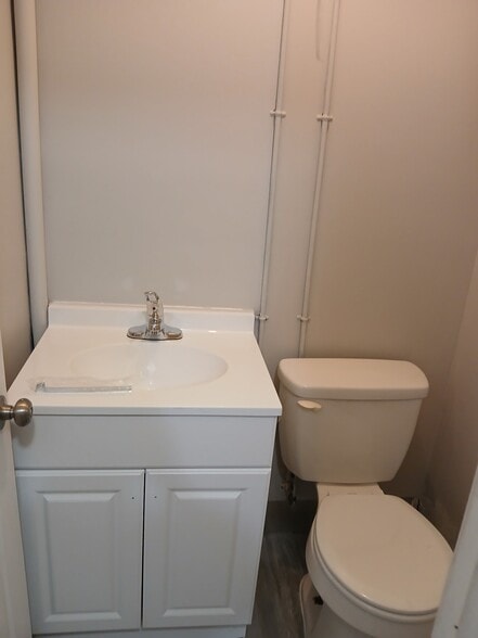 More Photos Of 2305 Elsinore Ave, Baltimore Congregate Senior Housing For Lease