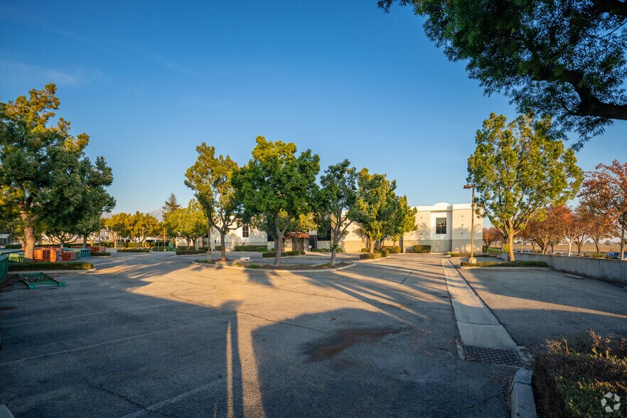 More Photos Of 1736 Wright Ave, La Verne Warehouse For Lease