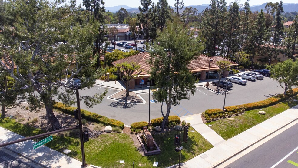 More Photos Of 1596 N Moorpark Rd, Thousand Oaks Bank For Lease