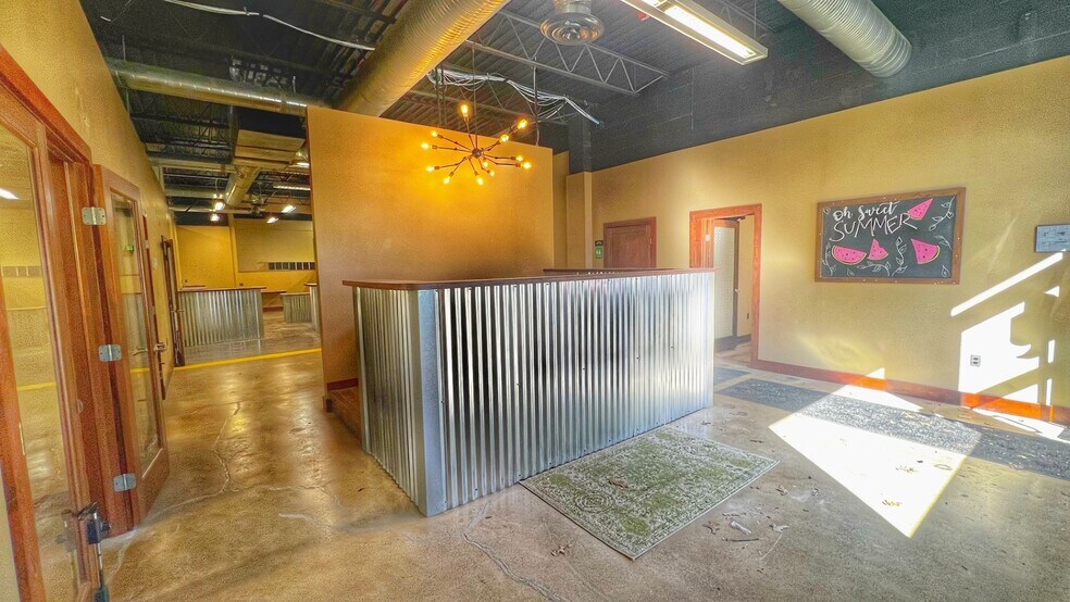 More Photos Of 378 S Van Buren St, Barberton Industrial For Lease