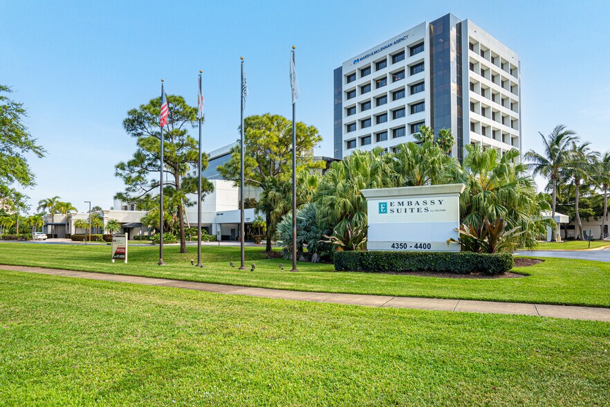 More Photos Of 4400 Pga Blvd, Palm Beach Gardens Office For Lease