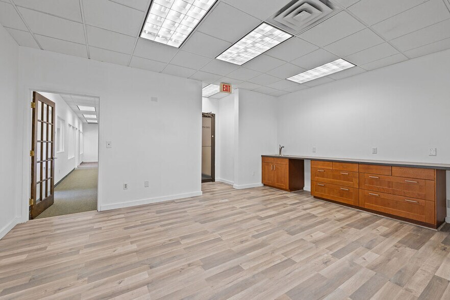 More Photos Of 136 Summit Ave, Montvale Office For Lease