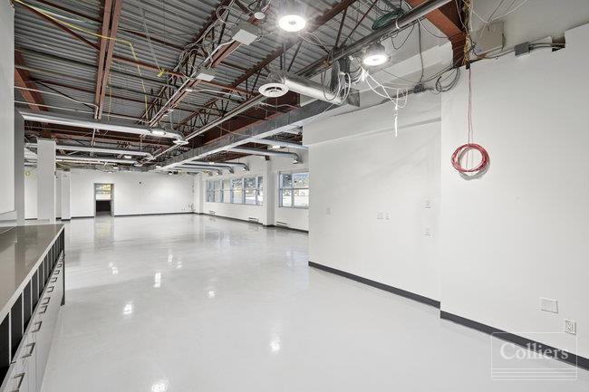 More Photos Of 5205 Satellite Dr, Mississauga Office For Sale