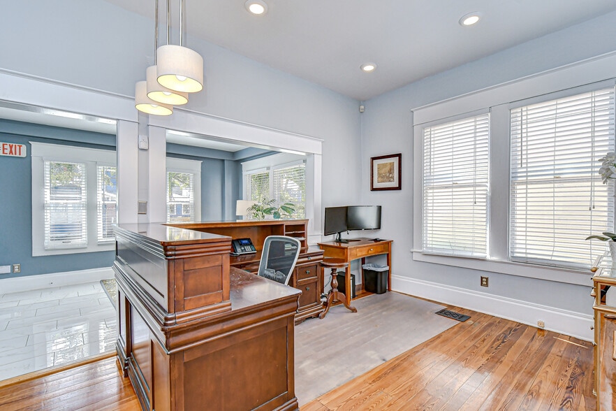 More Photos Of 707 W Swann Ave, Tampa Office For Sale