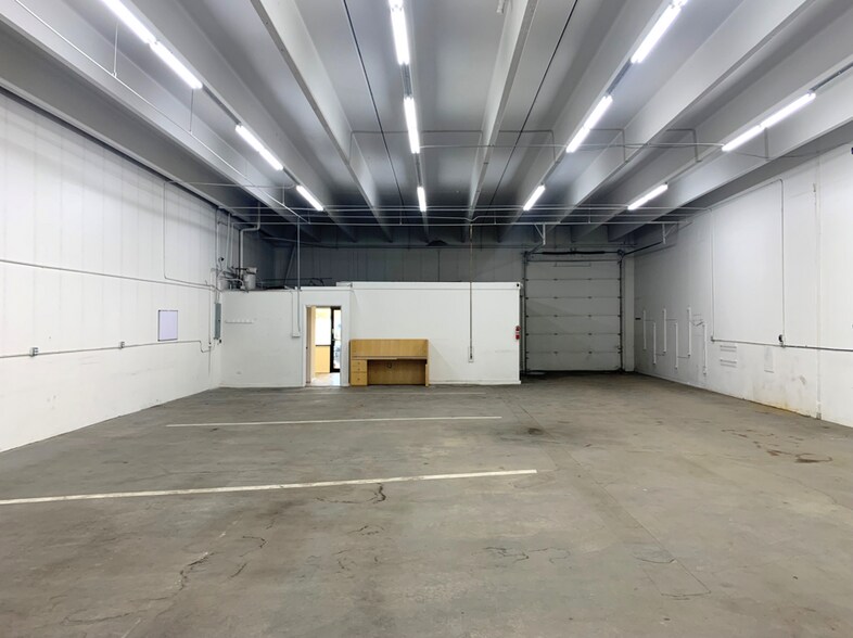 More Photos Of 10621 Irma Dr, Northglenn Warehouse For Lease