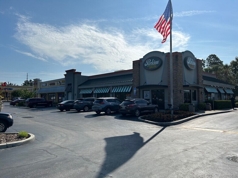 More Photos Of 921 W Orange Blossom Trl, Apopka General Retail For Lease