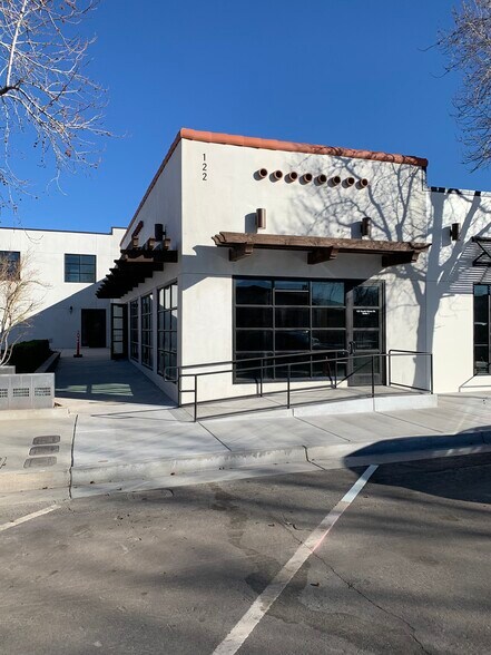 More Photos Of 122 S Green St, Tehachapi Storefront Retail Office For Lease