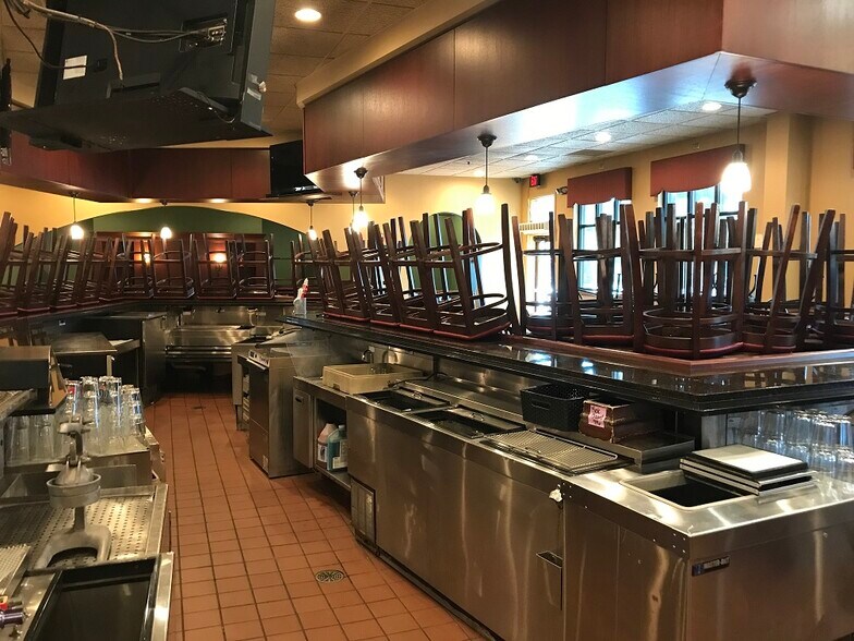 More Photos Of 2949 Triverton Pike Dr, Madison Restaurant For Sale