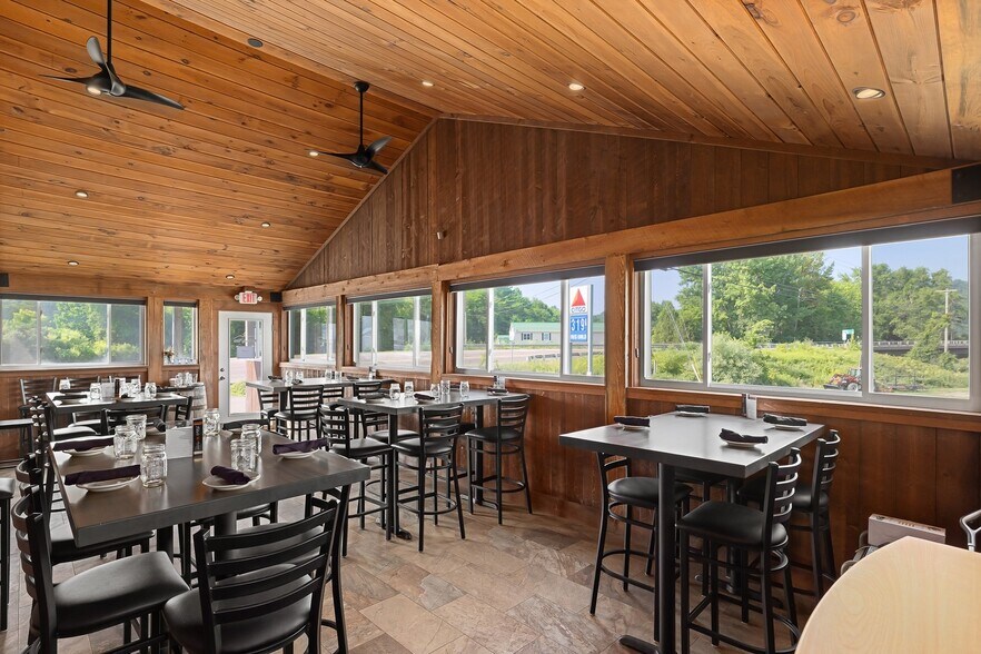 More Photos Of 4807 VT-15, Jeffersonville Specialty For Sale