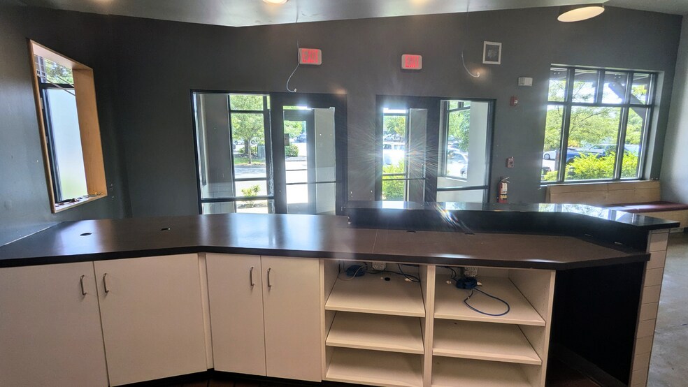 More Photos Of 1285 S College Mall Rd, Bloomington Storefront For Lease