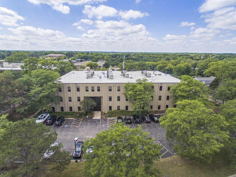 More Photos Of 1250 S Grove Ave, Barrington Unknown For Lease