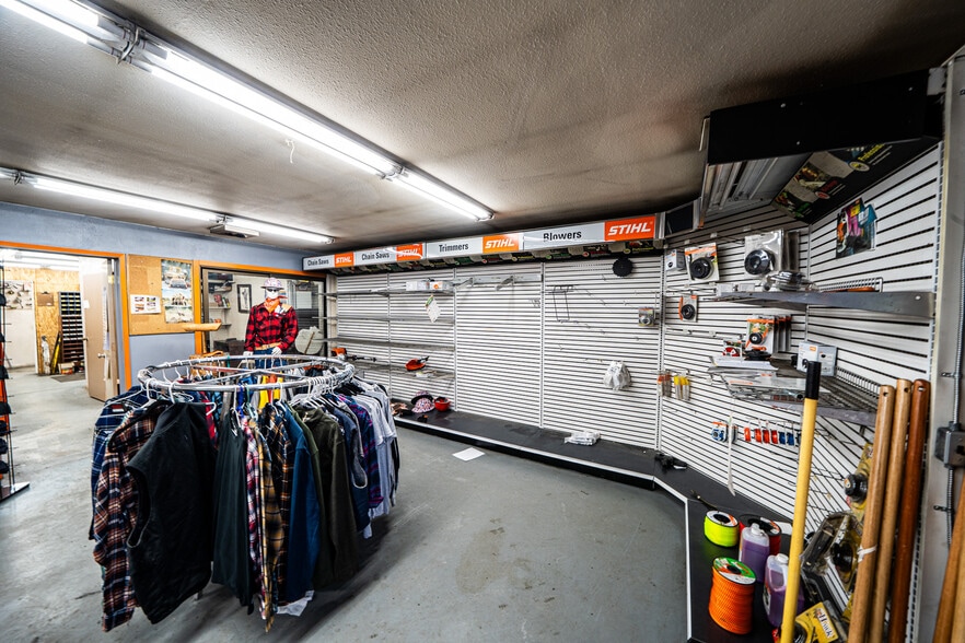 More Photos Of 10 Main S st, Pierce General Retail For Sale