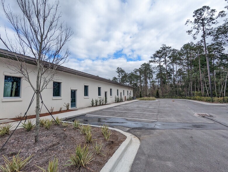 More Photos Of 2050 St Johns Pky, Saint Johns Medical For Lease