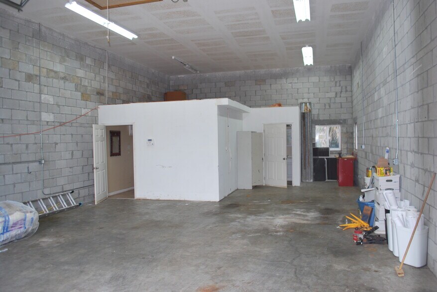 More Photos Of 1309 W Frangipani Cir, Lake Worth Specialty For Sale