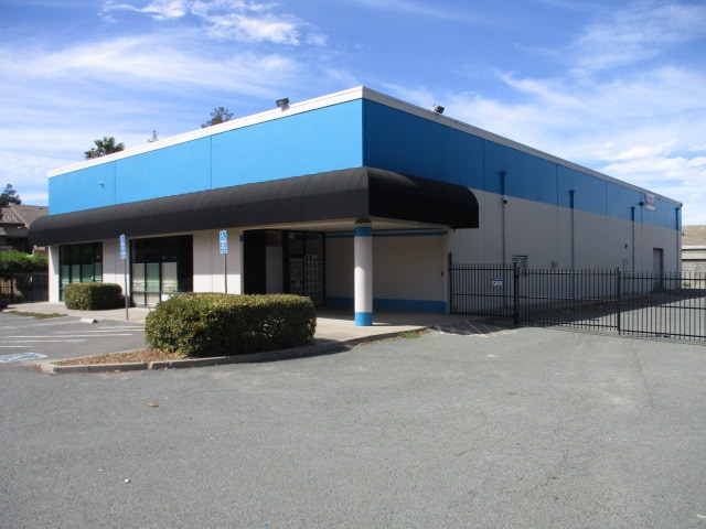 More Photos Of 2685 E Leland Rd, Pittsburg Freestanding For Lease