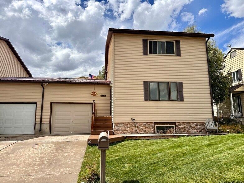 More Photos Of 333 Wildcat rd, La Barge Light Distribution For Sale