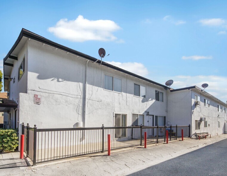 More Photos Of 1425 W Stoneridge Ct, Ontario Apartments For Sale