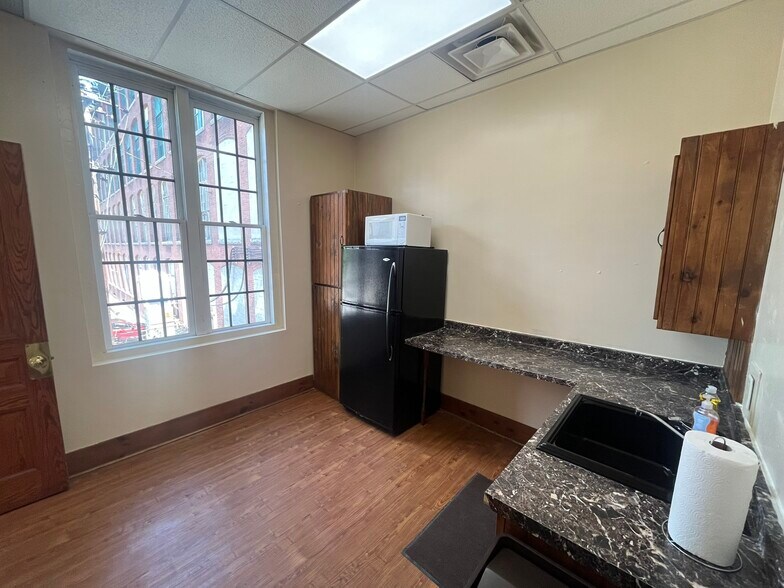More Photos Of 159 Singleton St, Woonsocket Manufacturing For Lease