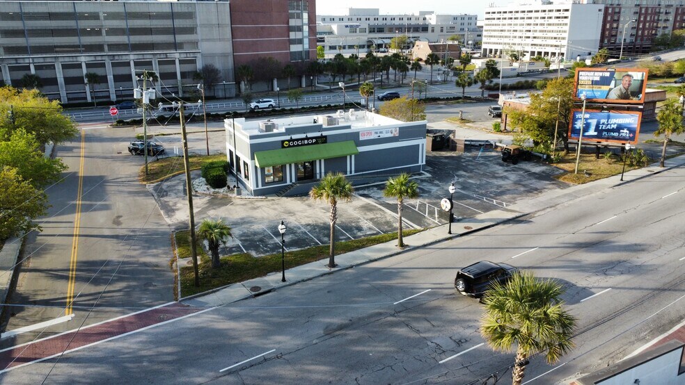 More Photos Of 221 Spring St, Charleston Fast Food For Lease