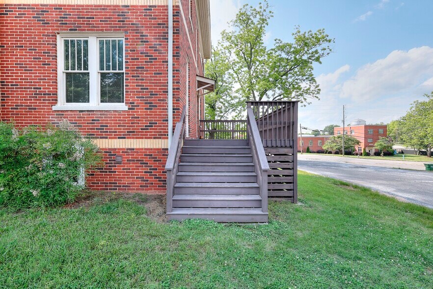 More Photos Of 338 N Broad St, Monroe Office Residential For Sale