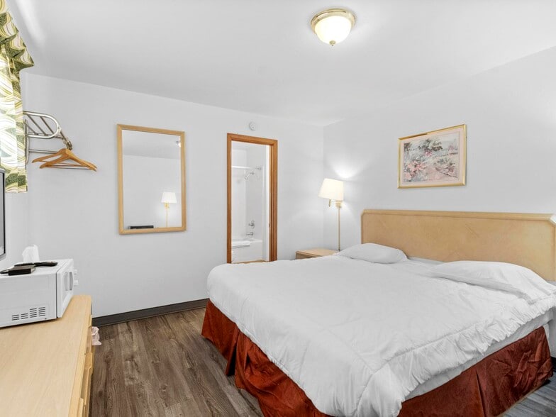 More Photos Of 116 NW 14th St, Abilene Hotel For Sale