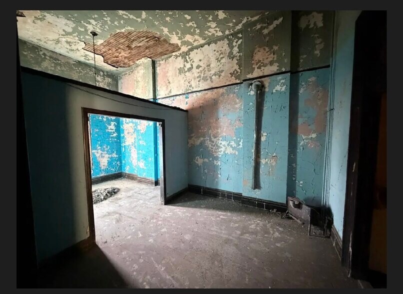 More Photos Of 301 W Pike St, Clarksburg Specialty For Sale