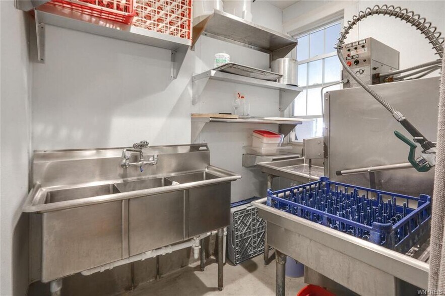 More Photos Of 644 Oakwood Ave, East Aurora Restaurant For Sale