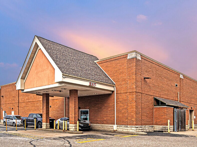 More Photos Of 31415 Ford Rd, Garden City Drugstore For Sale