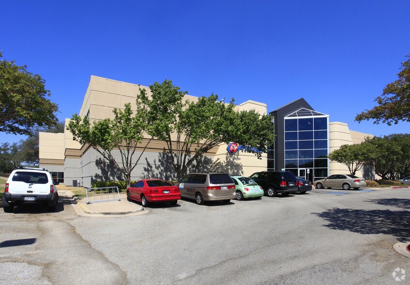 Primary Photo Of 10616 Research Blvd, Austin Health Club For Lease