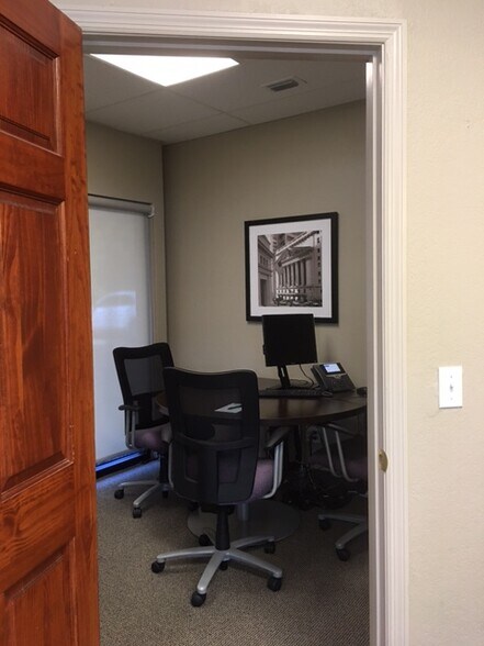 More Photos Of 505 Beachland Blvd, Vero Beach Office For Lease