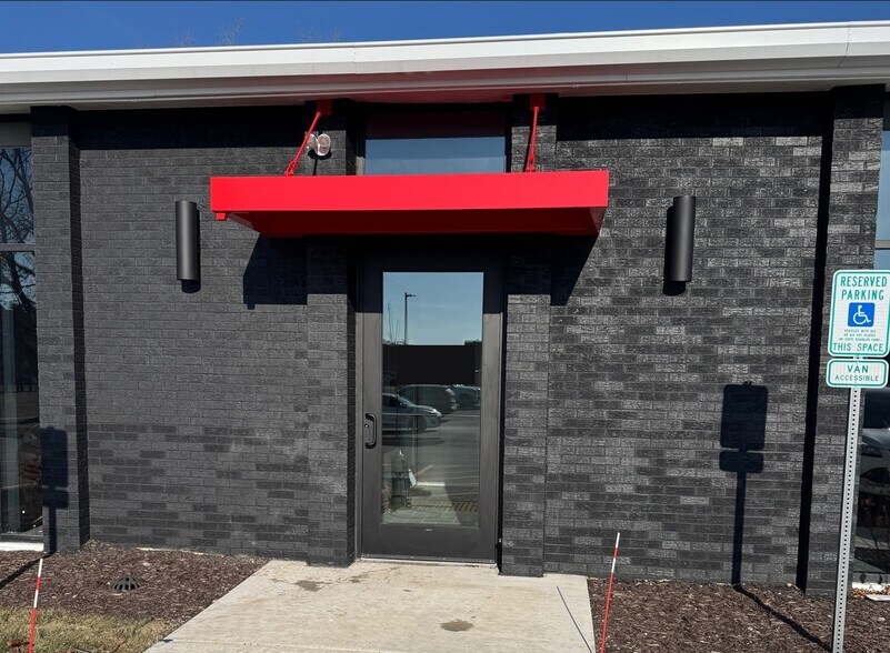 More Photos Of 2919 Packers Ave, Madison Warehouse For Lease