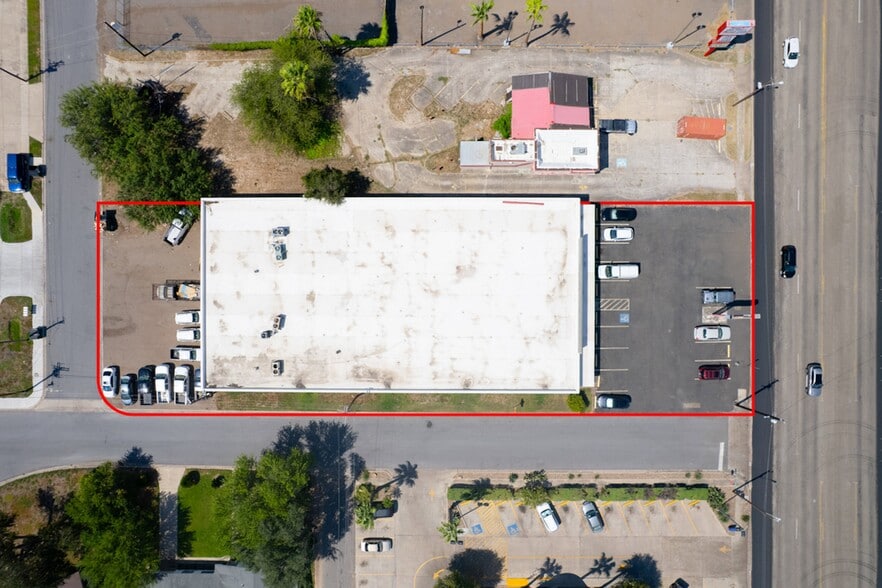 More Photos Of 3101 N 10th St, McAllen General Retail For Lease