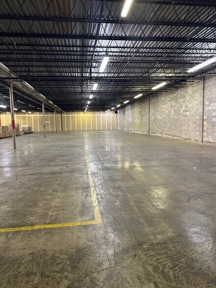 More Photos Of 91-101 Benbro Dr, Cheektowaga Warehouse For Lease
