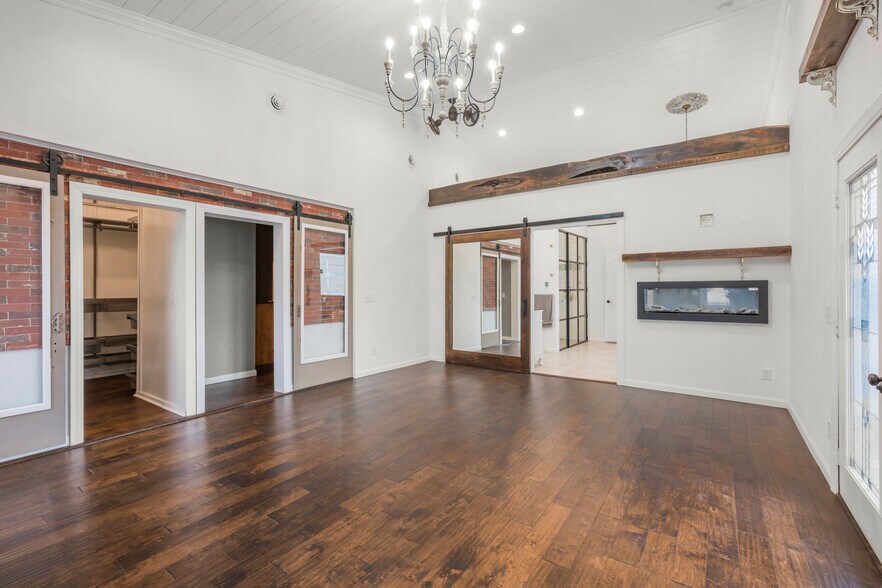 More Photos Of 90917 240th St, Austin Light Distribution For Sale