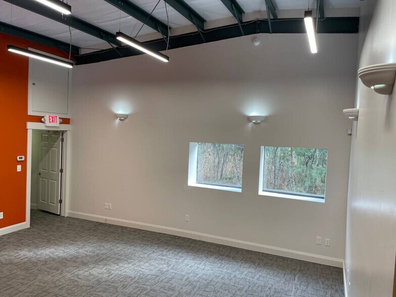 More Photos Of 6146 N Croatan Hwy, Kitty Hawk Storefront Retail Office For Lease
