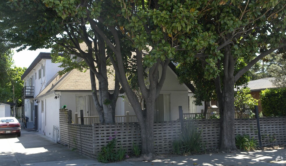 More Photos Of 22427 Montgomery St, Hayward Congregate Senior Housing For Sale