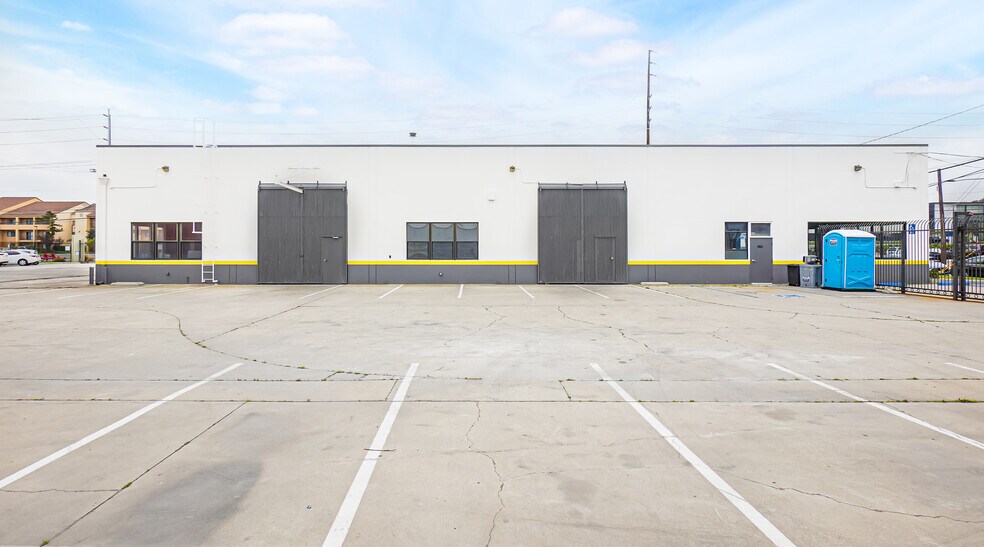 More Photos Of 600 Lairport St, El Segundo Warehouse For Lease
