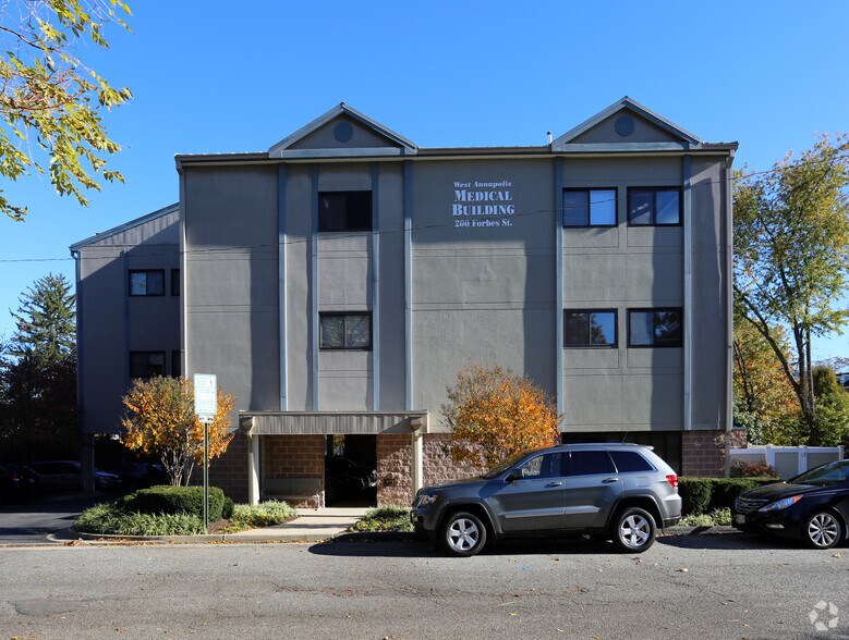More Photos Of 716 Monterey Ave, Annapolis Medical For Lease